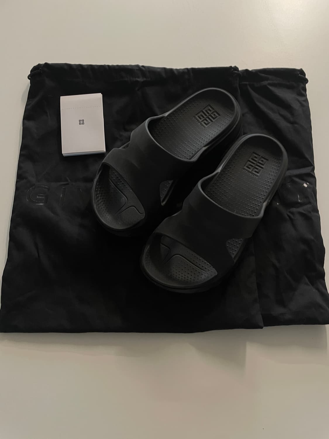 GIVENCHY 지방시 슬리퍼 블랙 (235-240) 상품이미지4