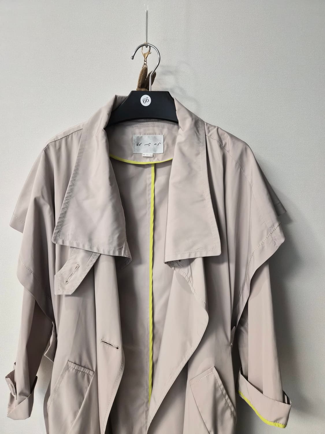 [정품] 디자이너 최수아 배색 케이프 트렌치 코트 상품이미지2