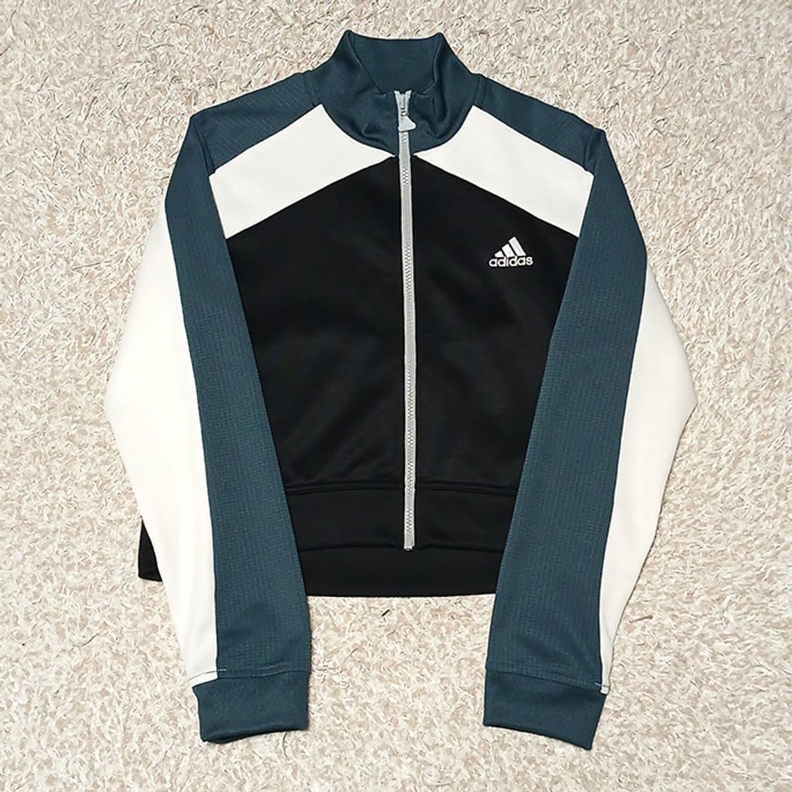 아디다스 우먼 크롭 트랙탑 M 상품이미지2