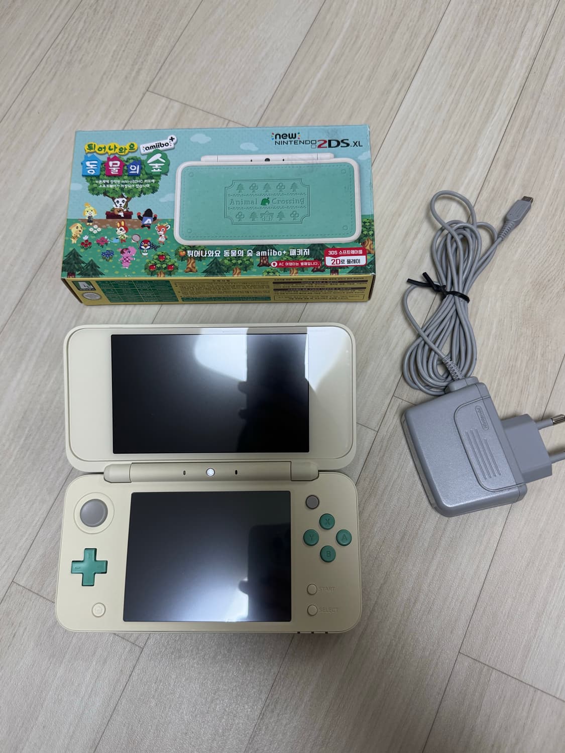 닌텐도 2DS XL 동물의숲 에디션 (충전기/SD카드/박스 등 포함) 상품이미지1