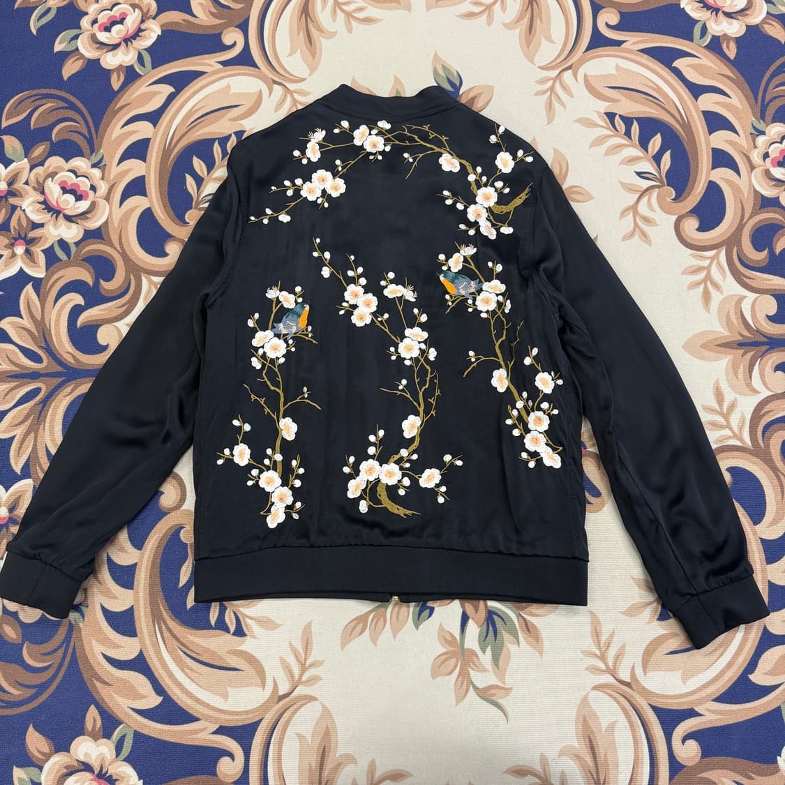 (우먼즈S)자라 ZARA 플라워 자수 봄버자켓(블랙) 상품이미지4