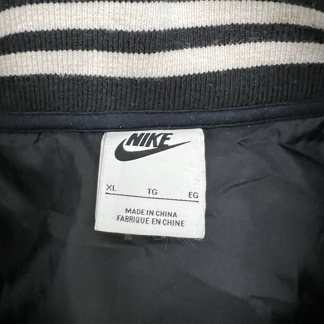 나이키 울 바시티 자켓 상품이미지2