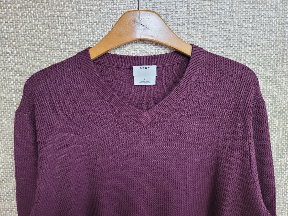 M 100사이즈 DKNY 브이넥 니트 상품이미지2