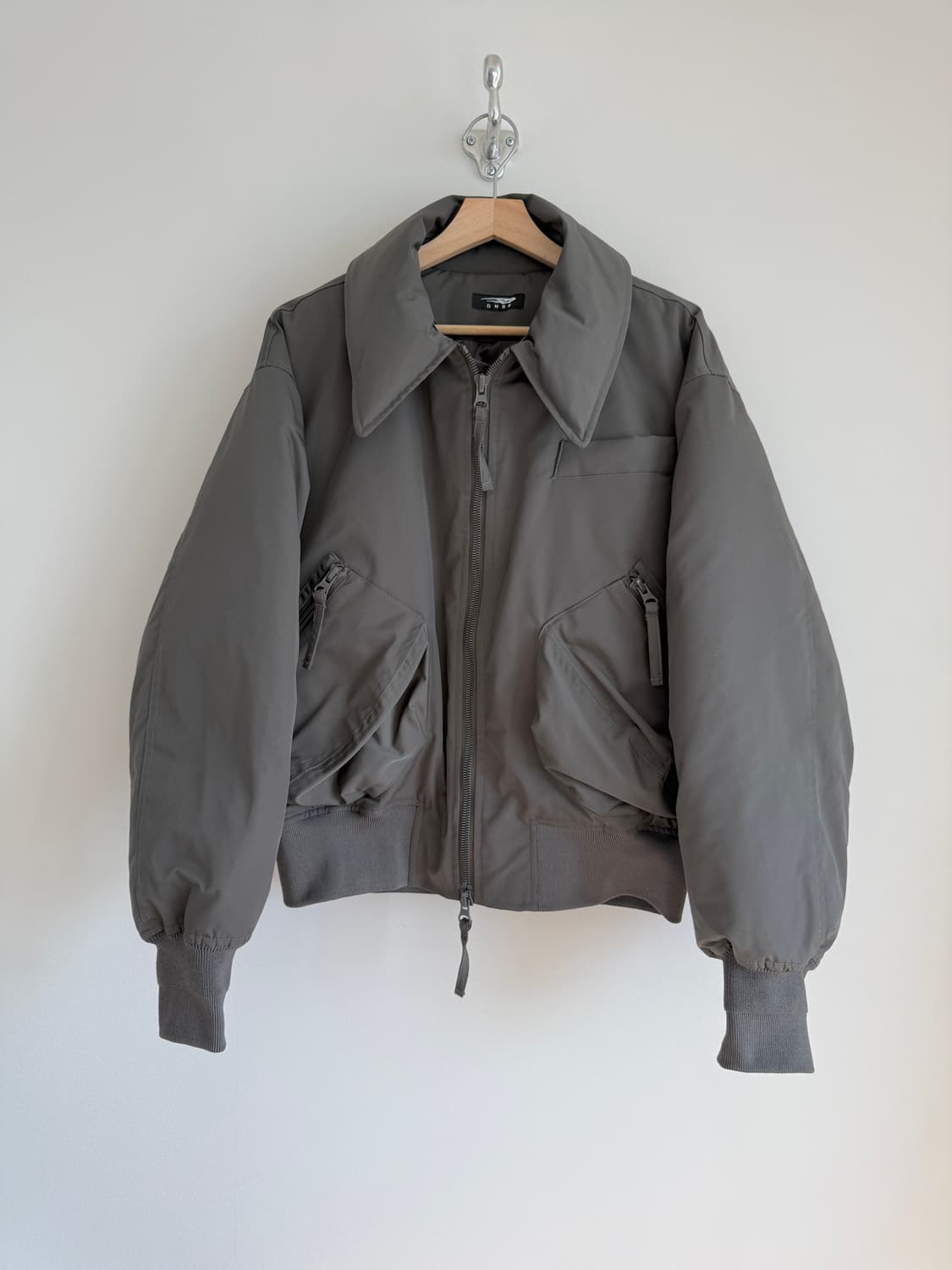 DNSR 플라이트 크롭 덕다운 패딩 점퍼(카키) 상품이미지1