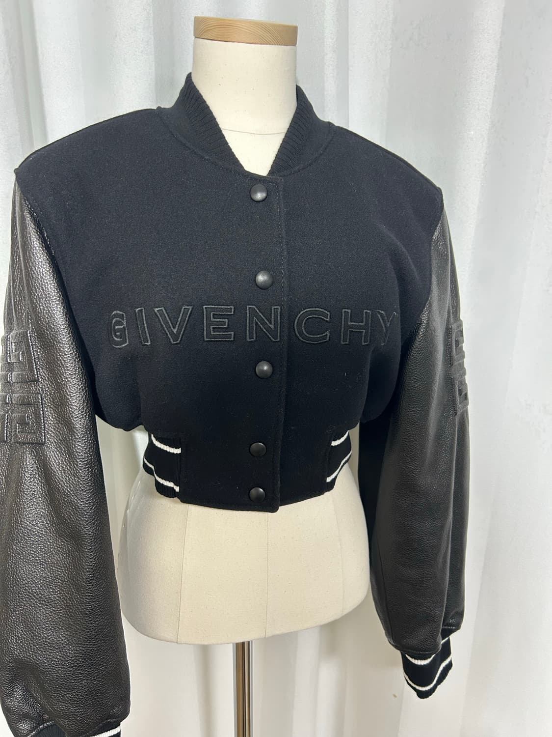 지방시  4G 바시티 숏자켓 미착용새상품 상품이미지2