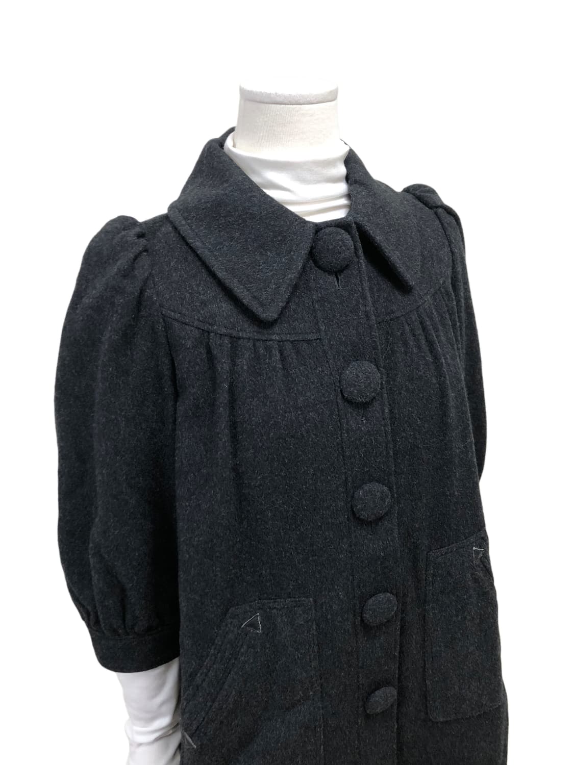 차콜 미디 핀턱 코트 상품이미지5