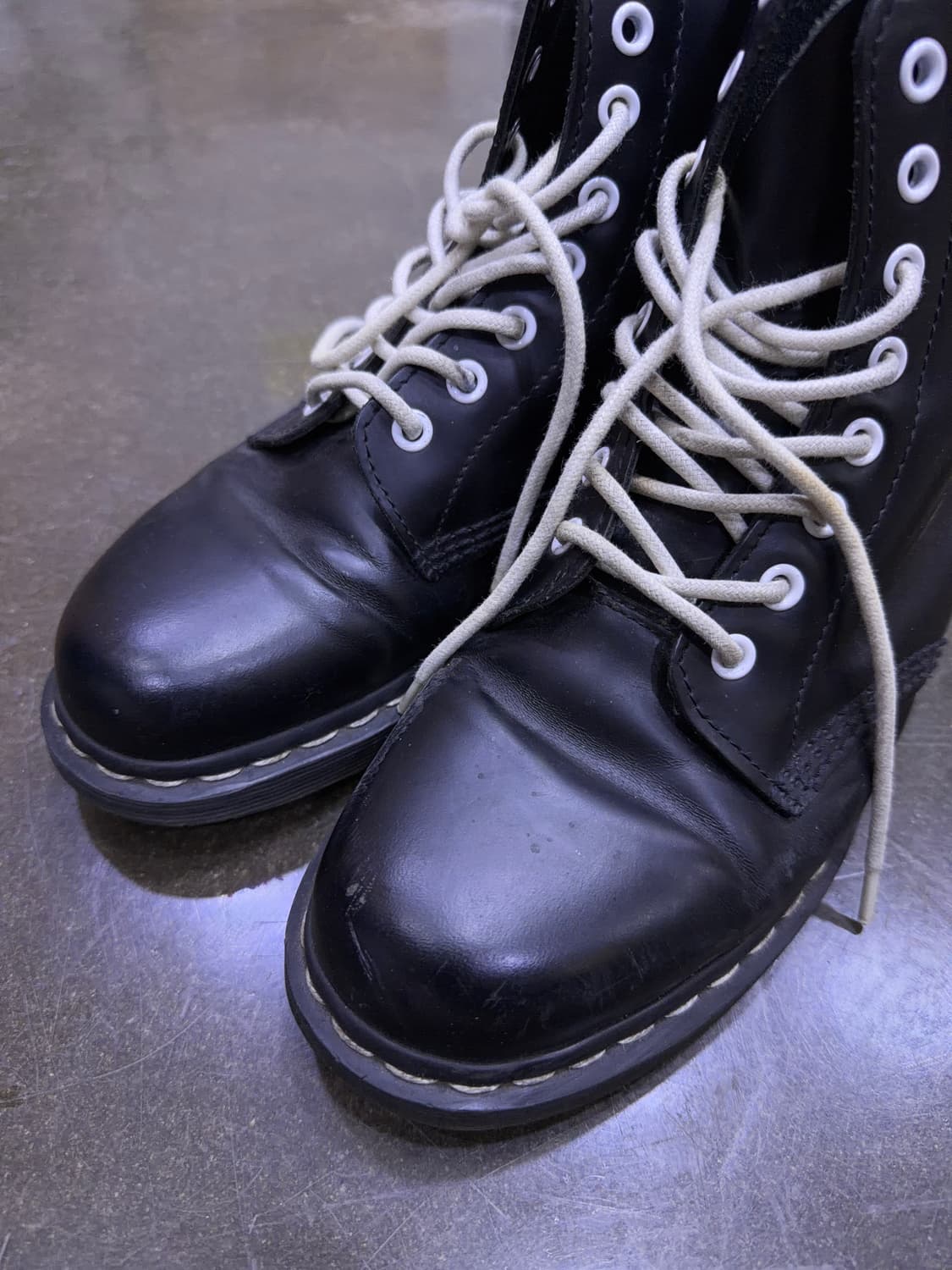 닥터마틴 파스칼 8홀 화이트 스티치 워커 부츠 260 상품이미지3