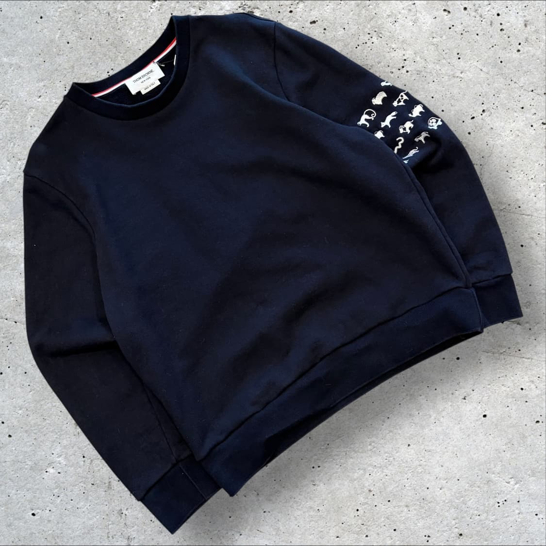 [4] 톰브라운 네이비 애니멀 자수 스웻 맨투맨 D252 상품이미지1