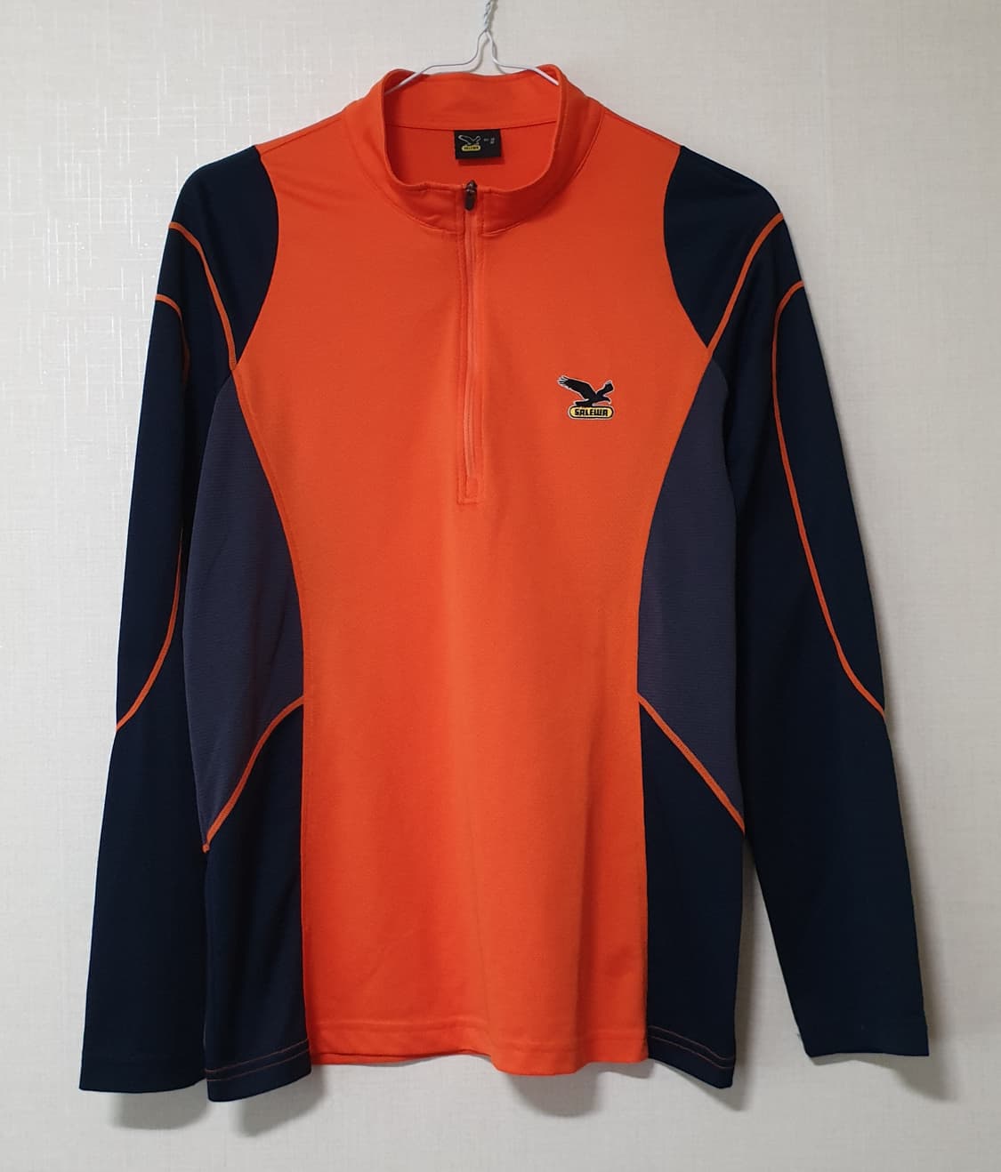 살레와 반집업 긴팔티 M사이즈 상품이미지1