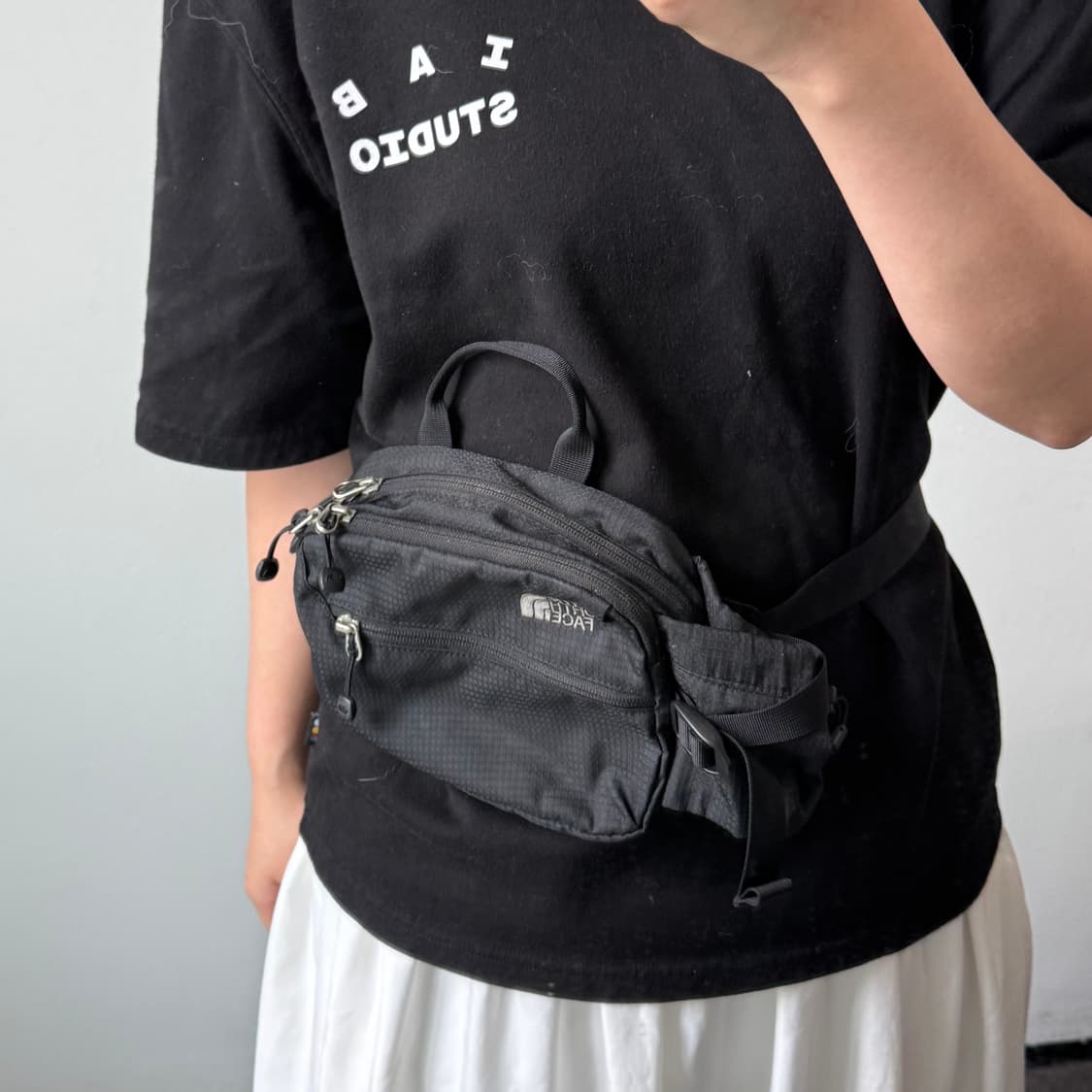 노스페이스 블랙 힙색 상품이미지1