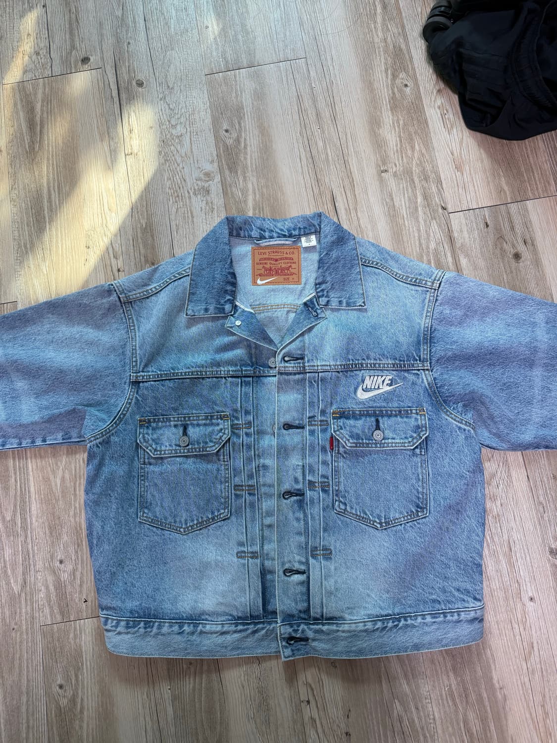 리바이스 나이키 콜라보 데님 자켓 상품이미지1