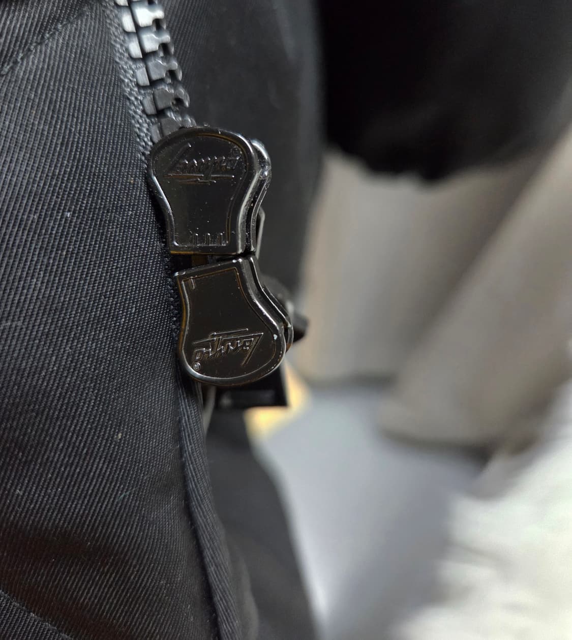 정품)몽클레어여성85~90 최상급 상품이미지7