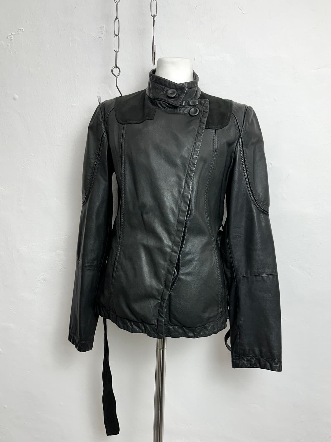 Emporio Armani Asymmetric Button-Up Lamb 상품이미지8