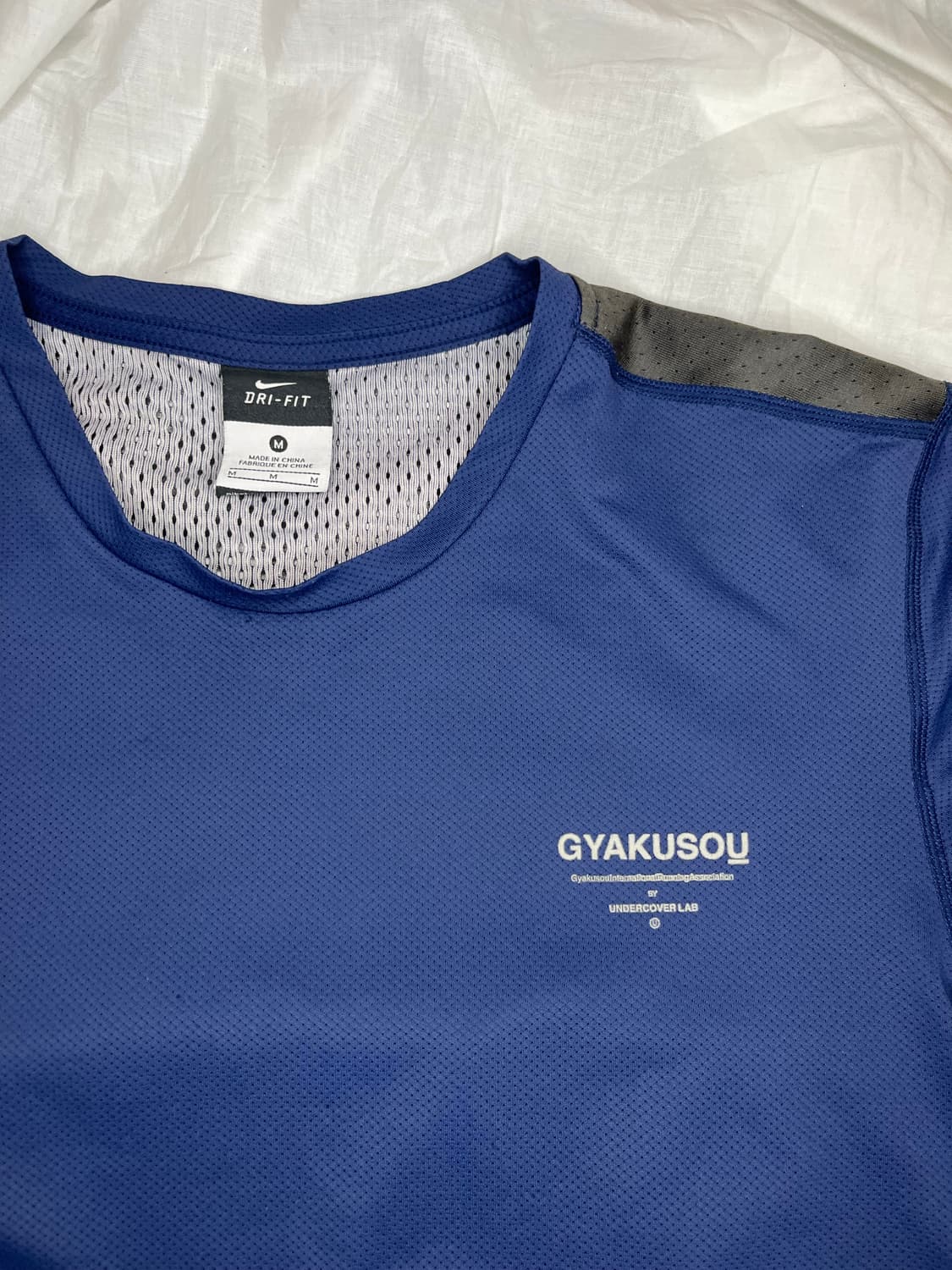 언더커 나이키 갸쿠소우 블루 투톤 퍼포레이티드 러닝 반팔 상품이미지3