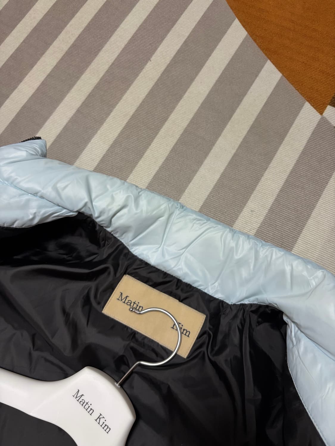 [S]마뗑킴 패딩 글로시 푸퍼 다운 스카이 판매합니다. 상품이미지6