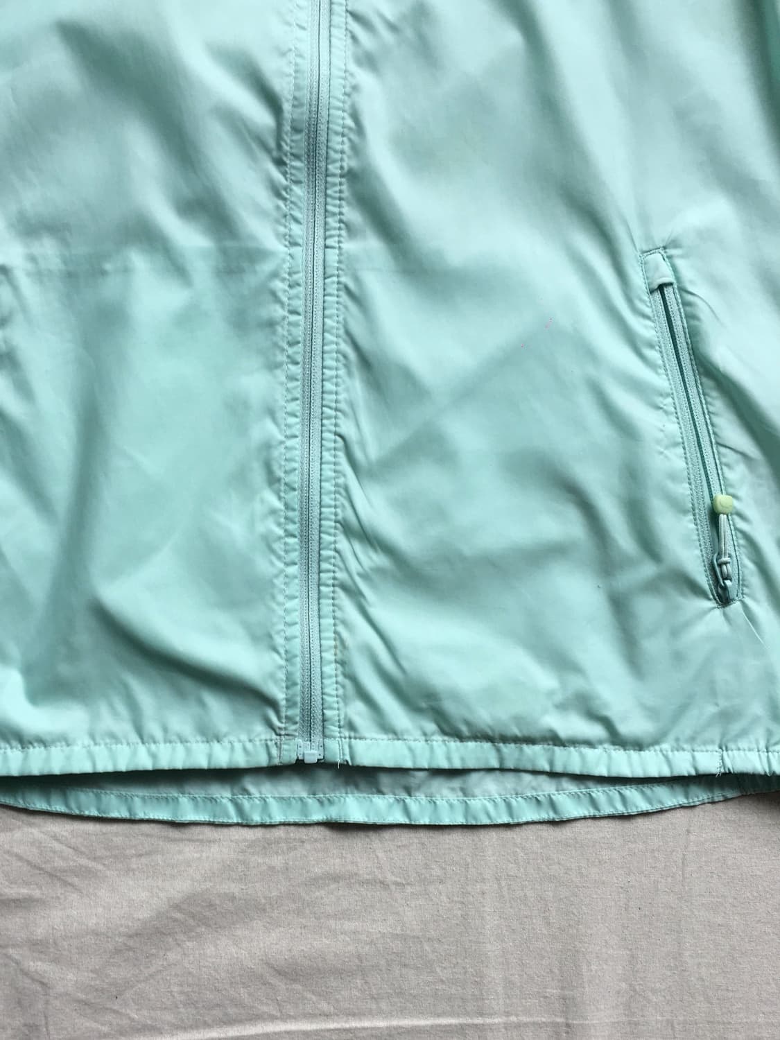 노스페이스 백프린팅 바람막이 상품이미지7