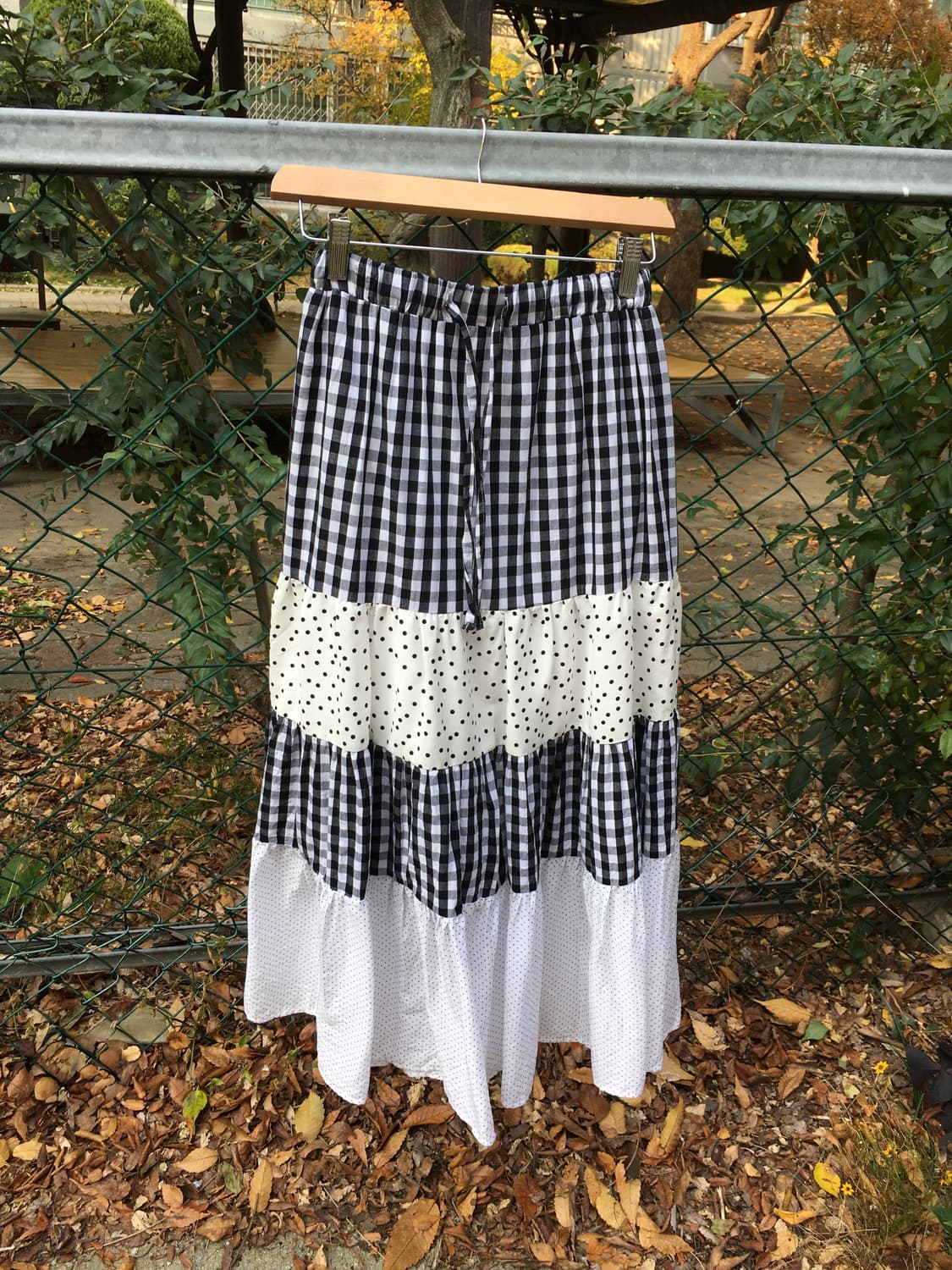 블랙 체크 도트 롱 스커트 상품이미지1