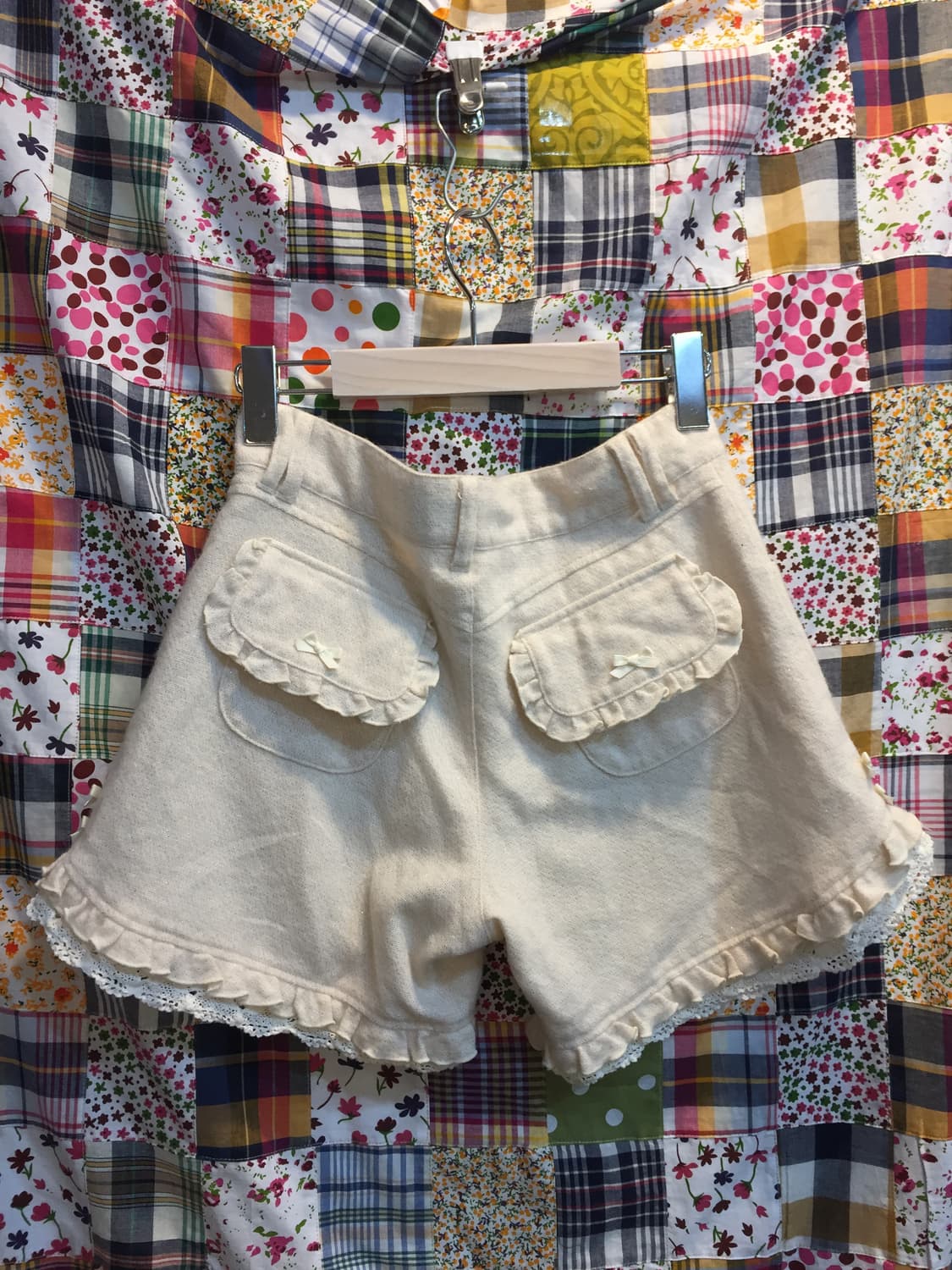 mezzo piano 메조피아노 프릴 하트 버튼 숏팬츠 코디🐻‍❄️ 상품이미지8