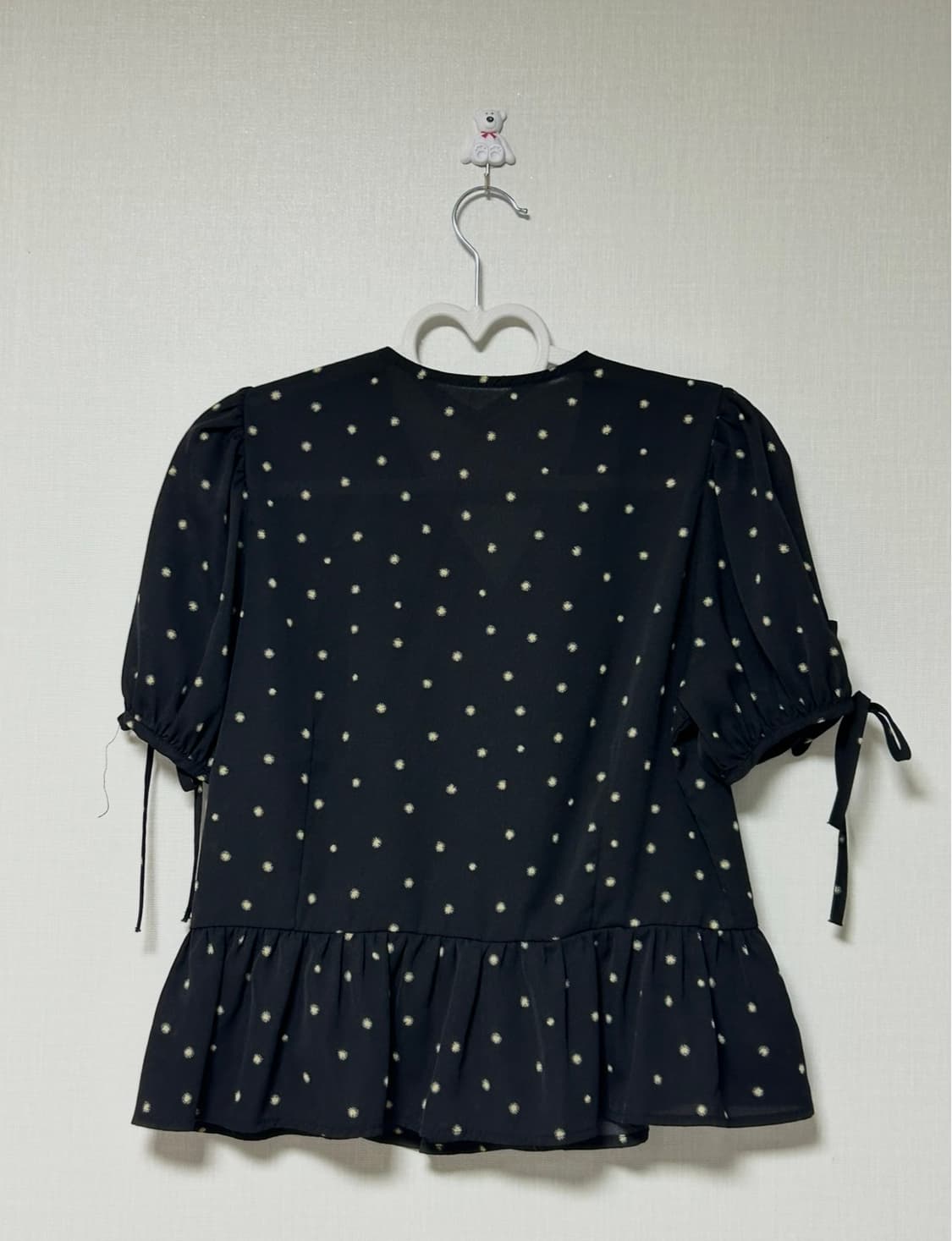 꽃무늬 브이넥 프릴 블라우스 상품이미지2