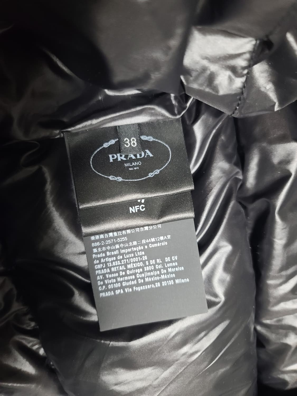 프라다 리나일론 다운 자켓 패딩 38 사이즈 상품이미지4