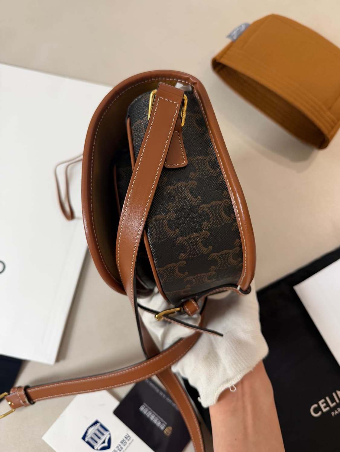 정품 셀린느 폴코백 미듐 상품이미지6