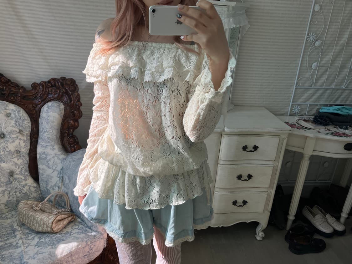 리즈리사 아이보리 레이스 오프숄더 블라우스 상품이미지3