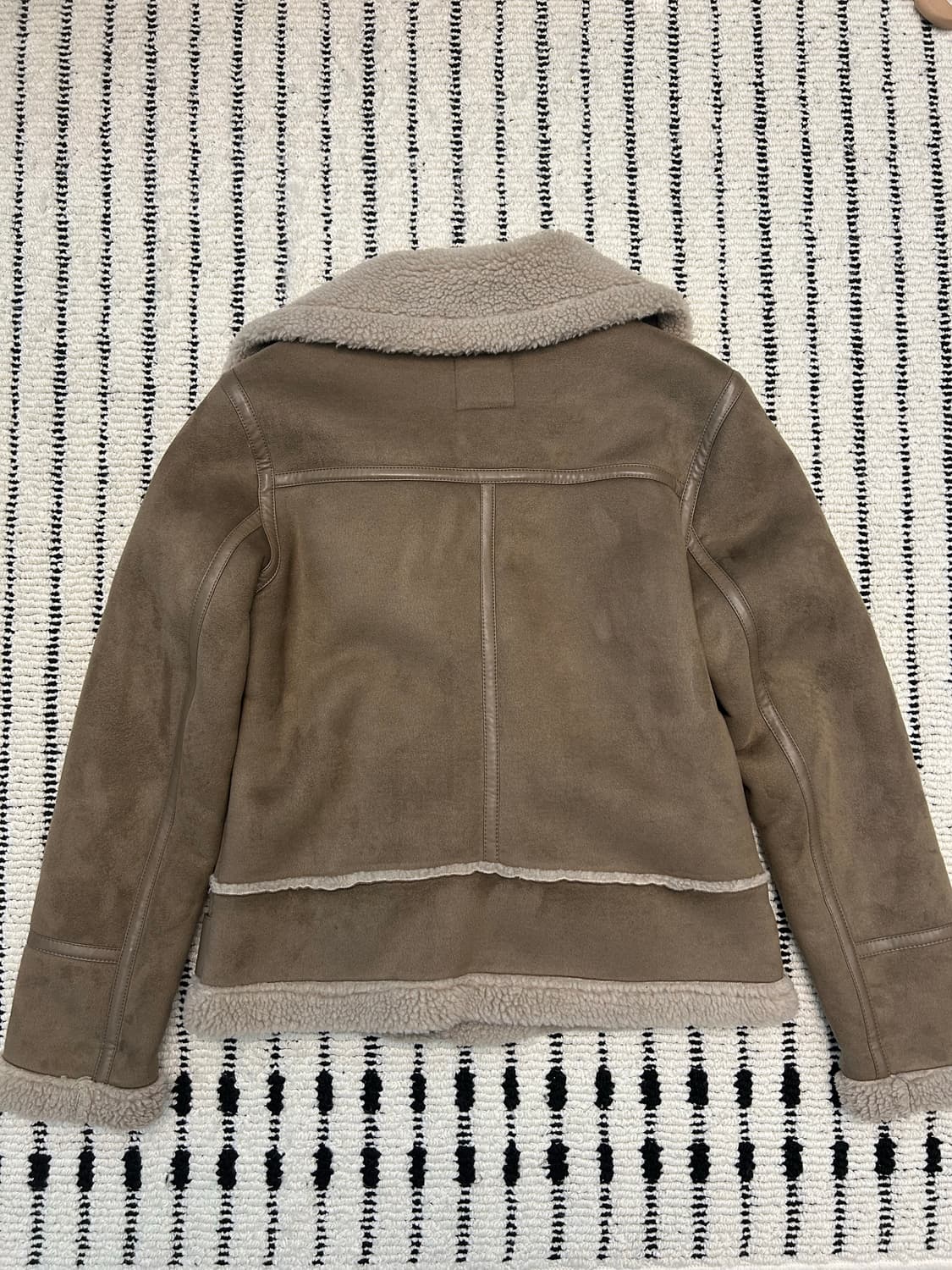 Zara 라이더 무스탕 자켓 상품이미지2