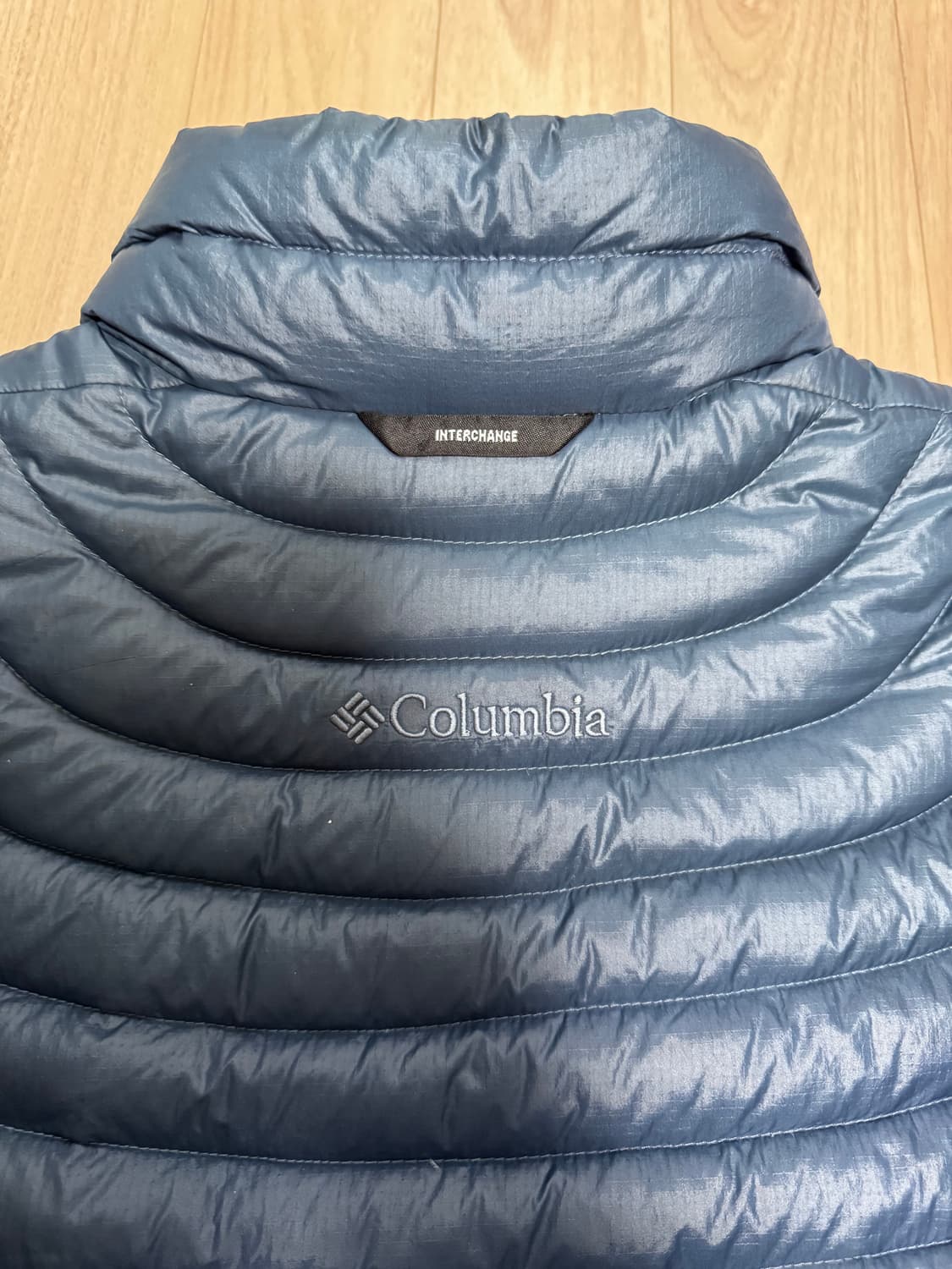 콜롬비아 옴니쉴드 경량패딩 블루 L사이즈 상품이미지5