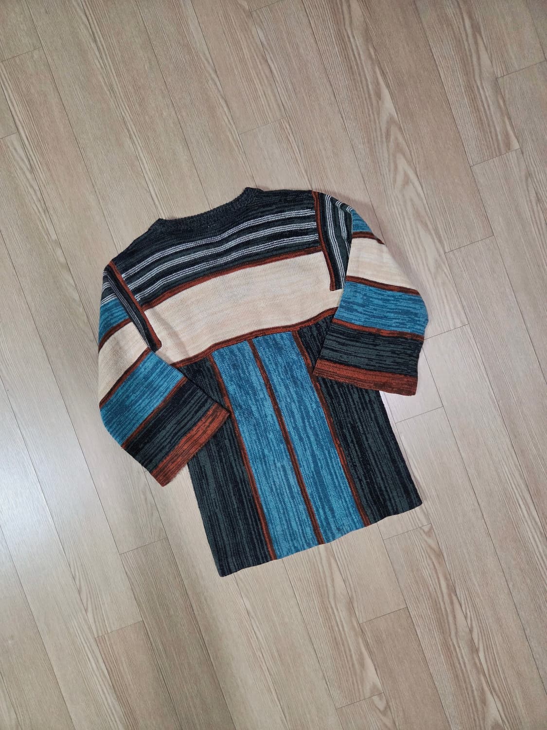 핸드 워크 배색 미드 슬리브 니트 상품이미지4