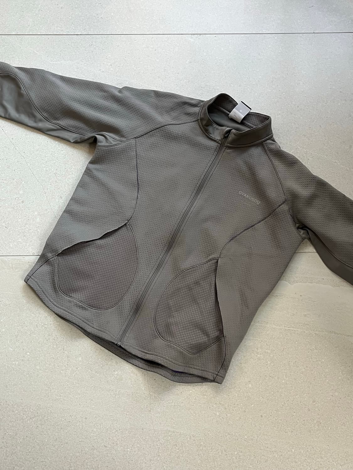 갸쿠소우 기모 러닝 집업 상품이미지2