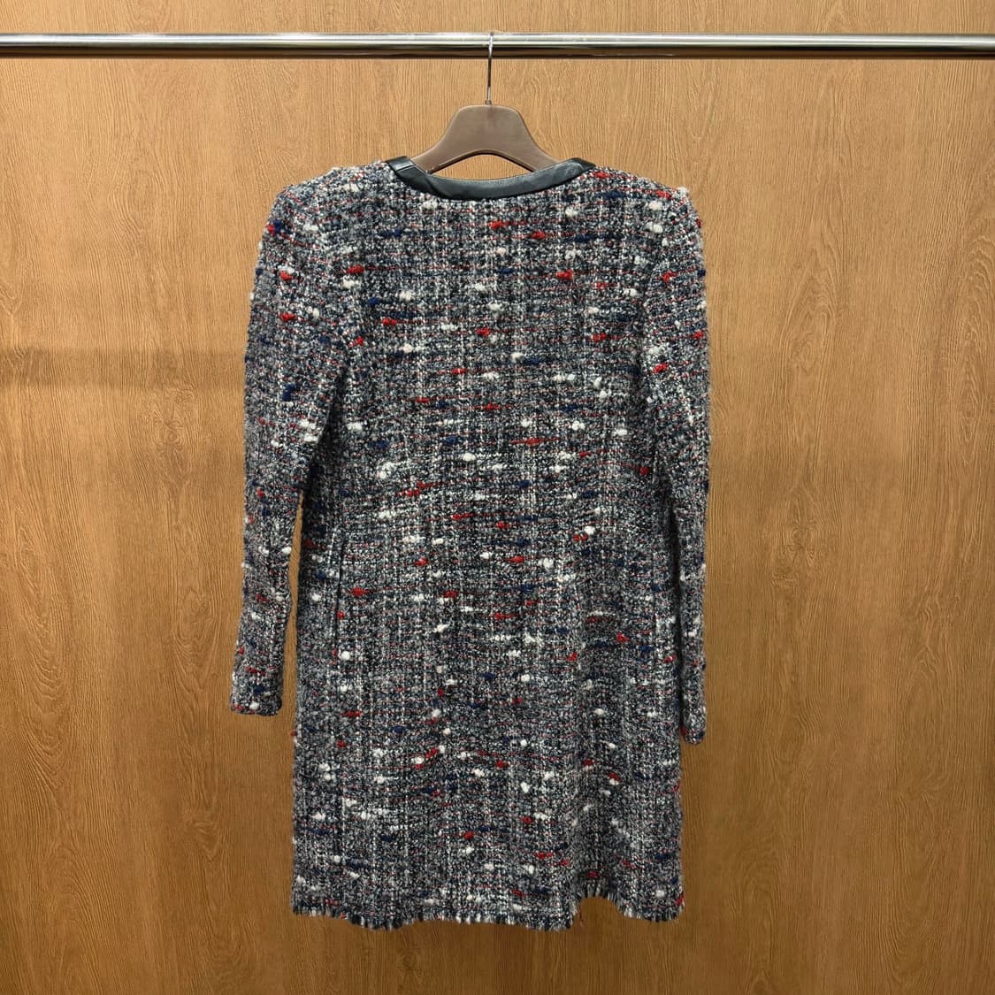 이로 긴팔 오픈 롱 트위드 자켓 레더 트리밍 지퍼 포켓 디테일 그레이 상품이미지3