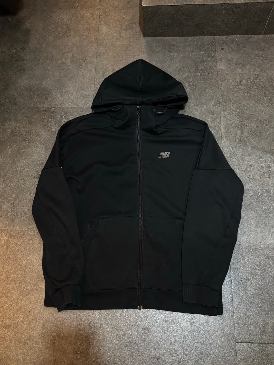 뉴발란스 후드집업 블랙 105사이즈 상품이미지2