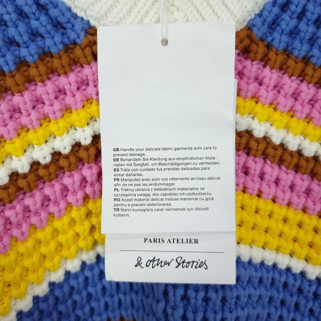 [앤아더스토리즈](새상품) 멀티 컬러 스트라이프 브이넥 니트 M19113 상품이미지6