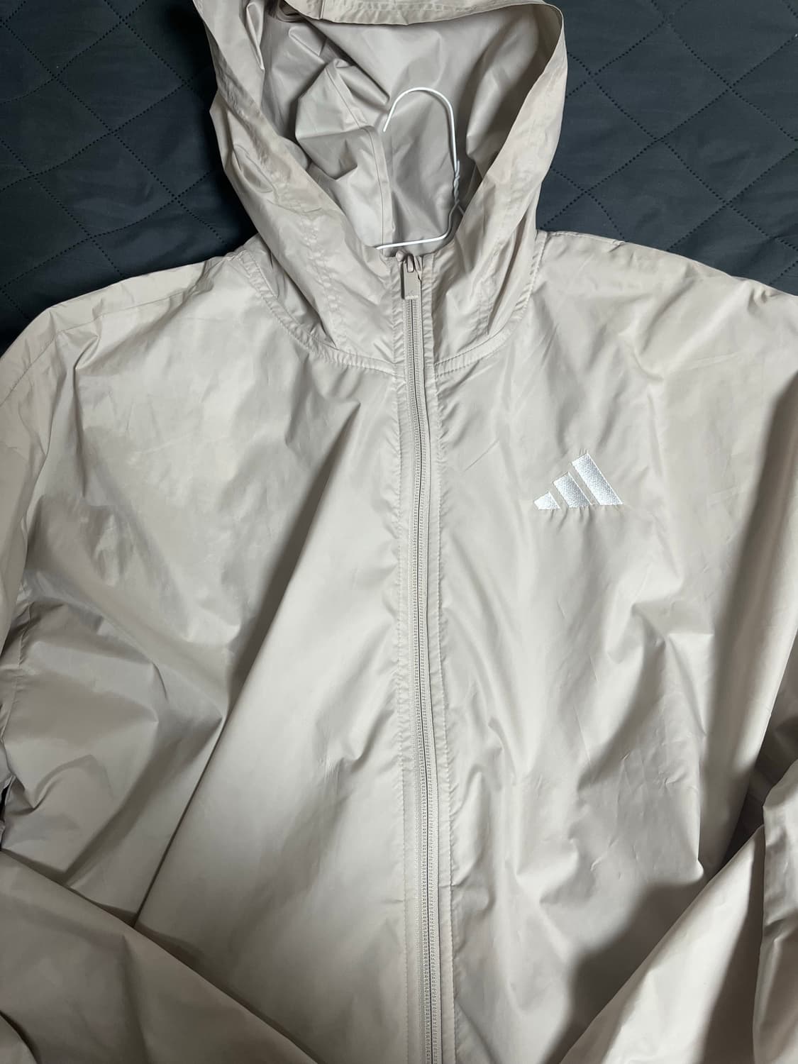 아디다스 크림 바람막이 상품이미지1