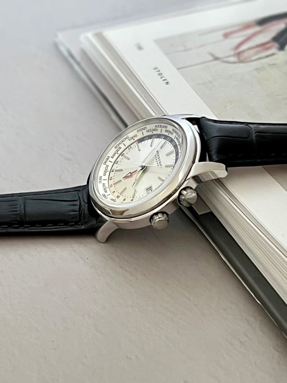 버버리 월드타임 남성 시계 상품이미지4