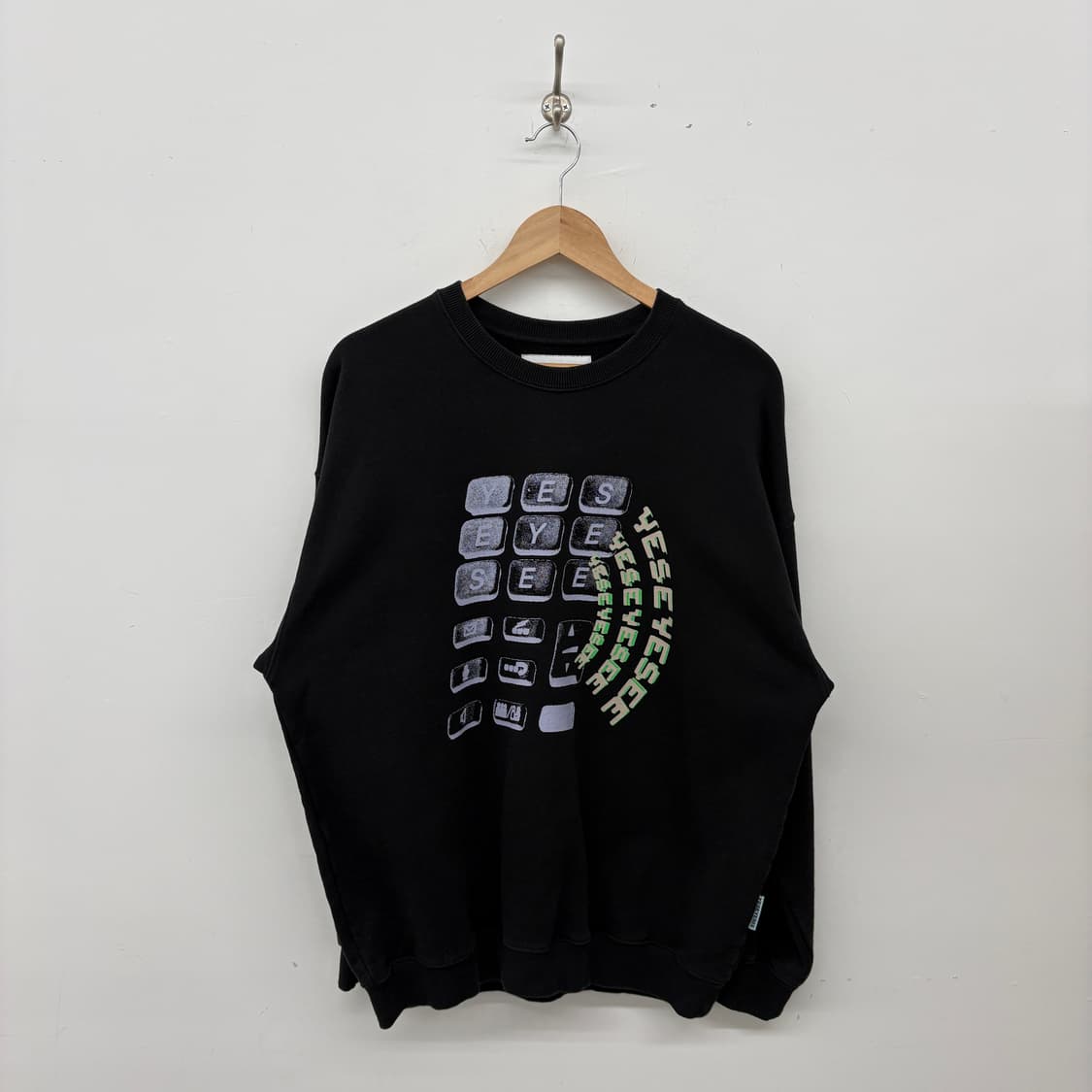 예스아이씨 블랙 키보드 맨투맨 남성S 상품이미지1