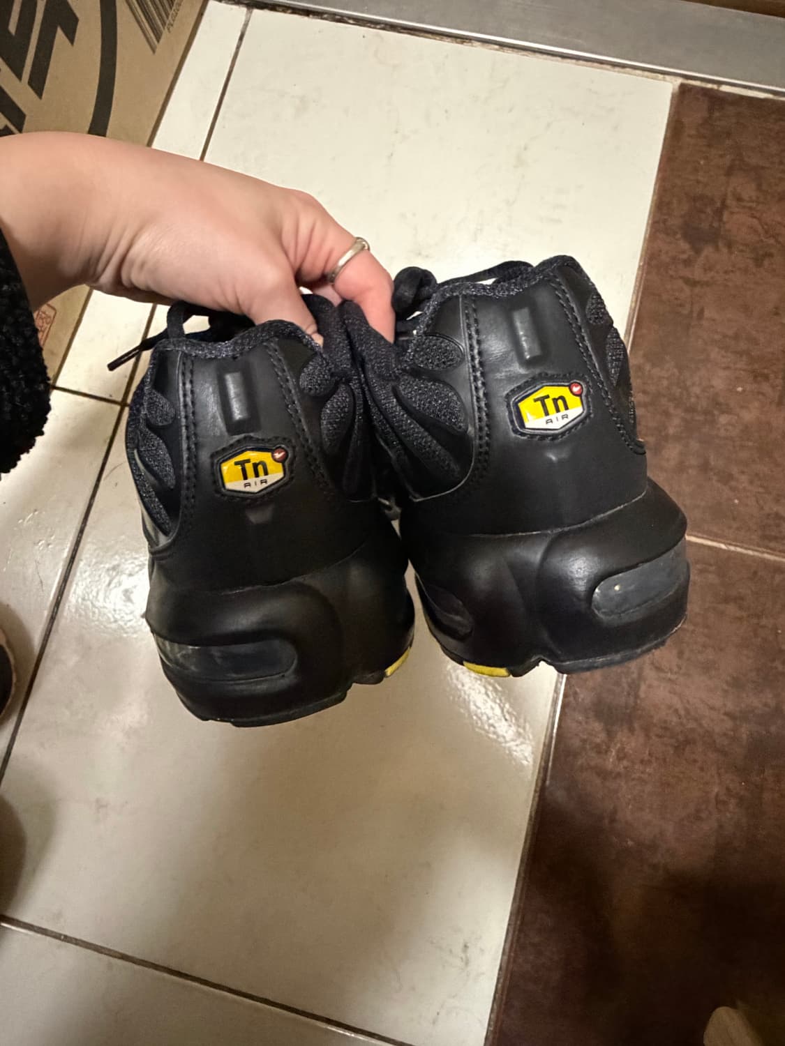 나이키 에어맥스 트리플 블랙(gs) 상품이미지4