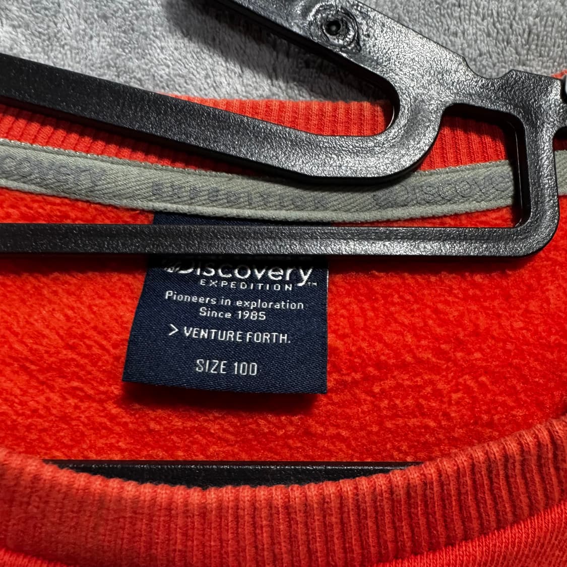 디스커버리 맨투맨 상품이미지2