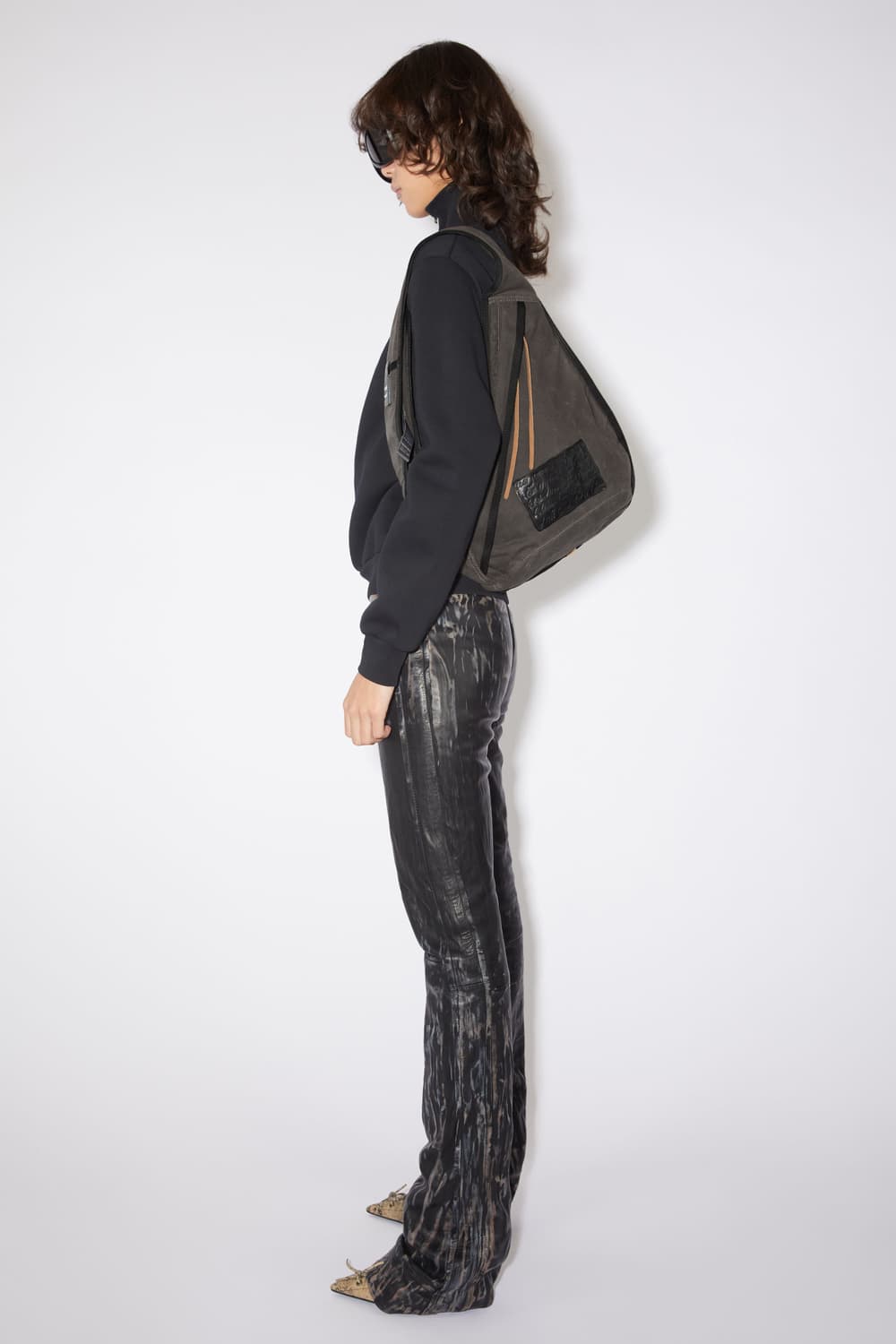 Acne Studios 아크네 Sling backpack 상품이미지1