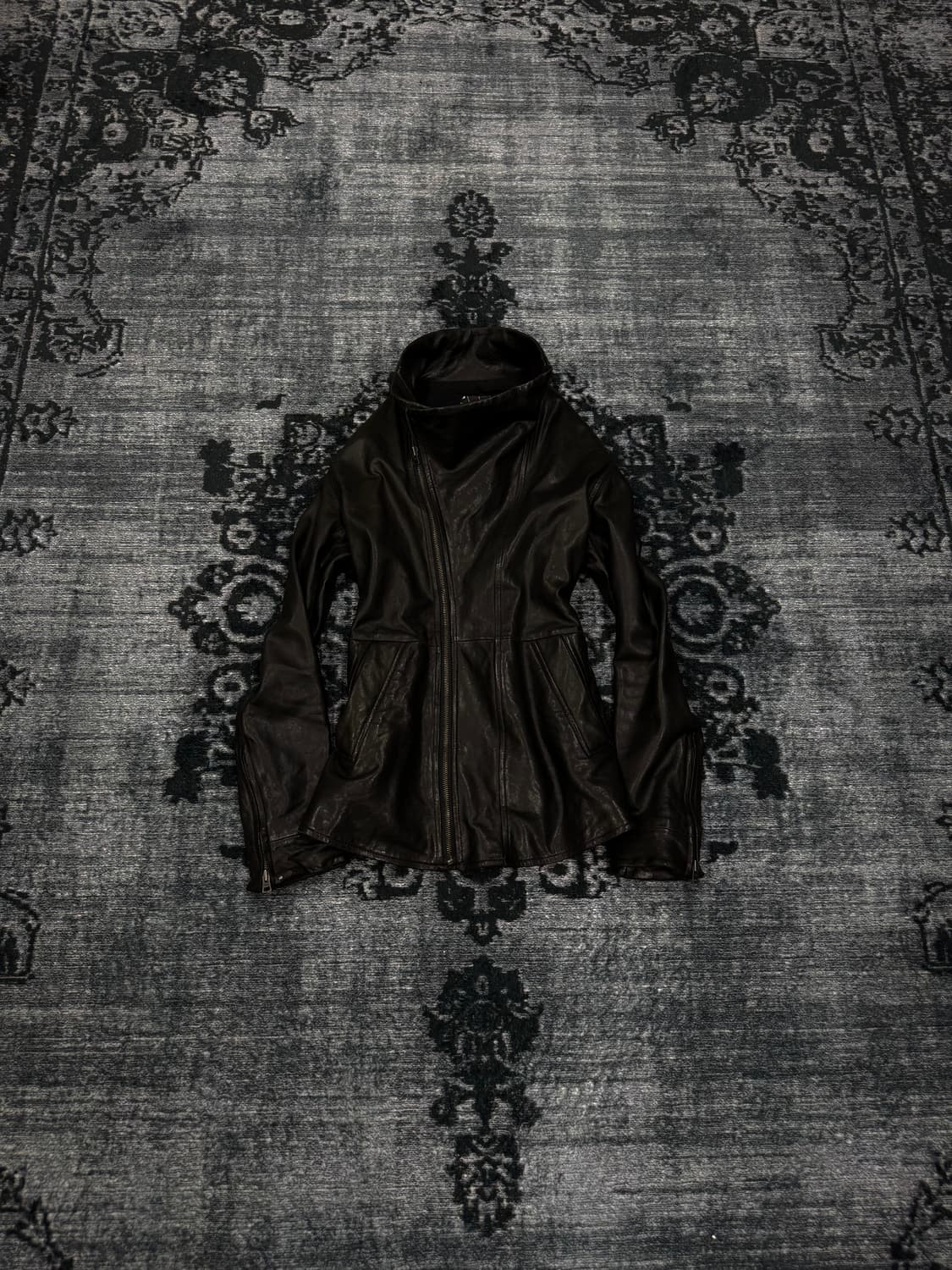 Okiraku asymmetry high neck lamb skin ja 상품이미지2