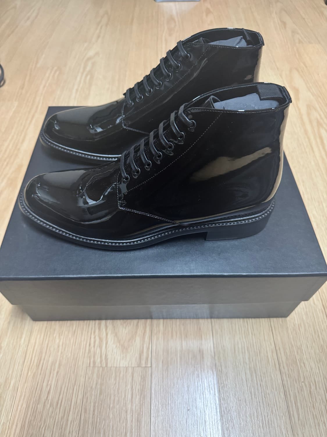 생로랑 아미 20 레이스업 부츠 상품이미지3