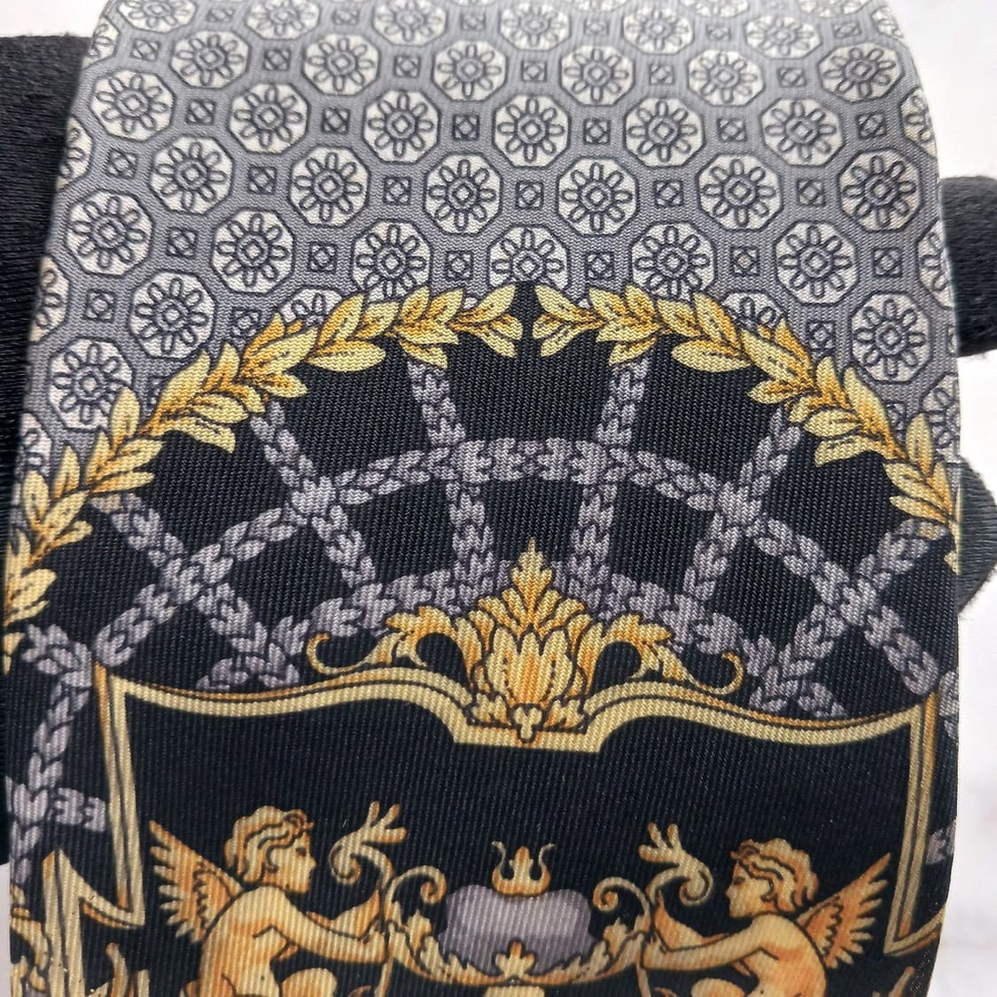 지안니 베르사체 실크 바로크 패턴 넥타이 9.5cm B등급 A18725
 상품이미지5