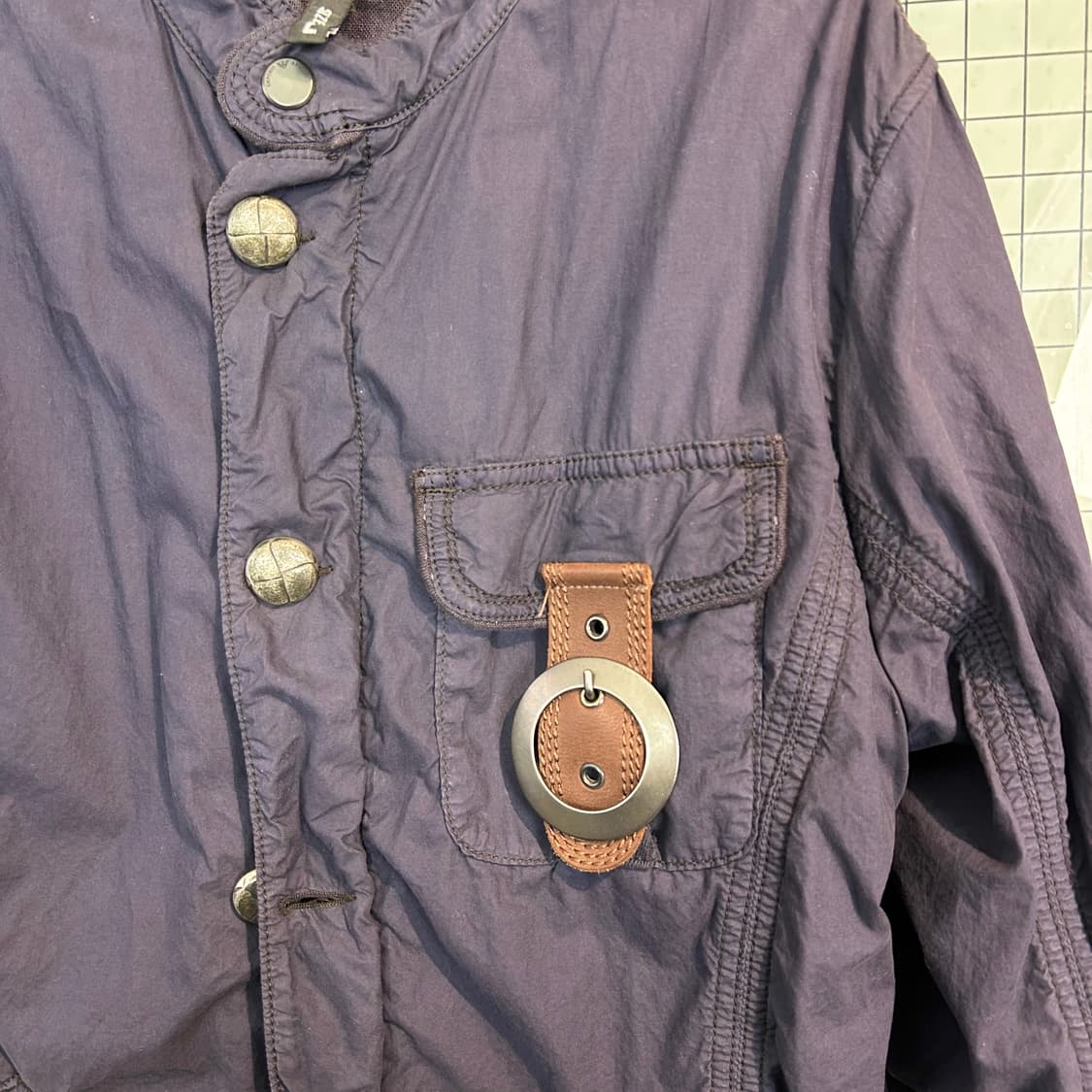 엠포리오 아르마니 버클 스트랩 코튼 블루종 상품이미지4