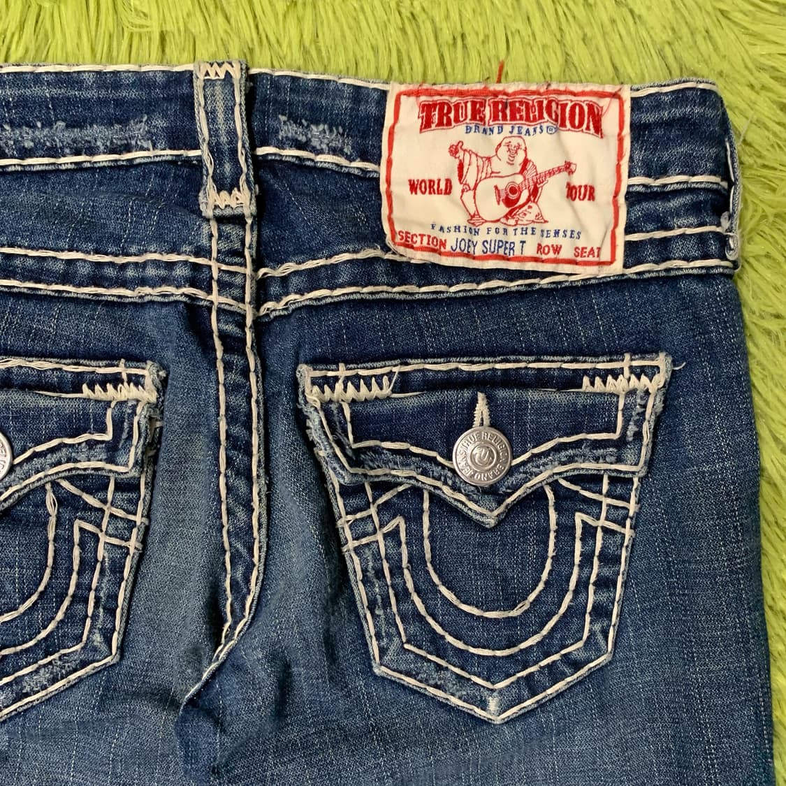 [표기 26] 트루릴리젼 JOEY SUPER T 로우 부츠컷 데님팬츠 상품이미지1