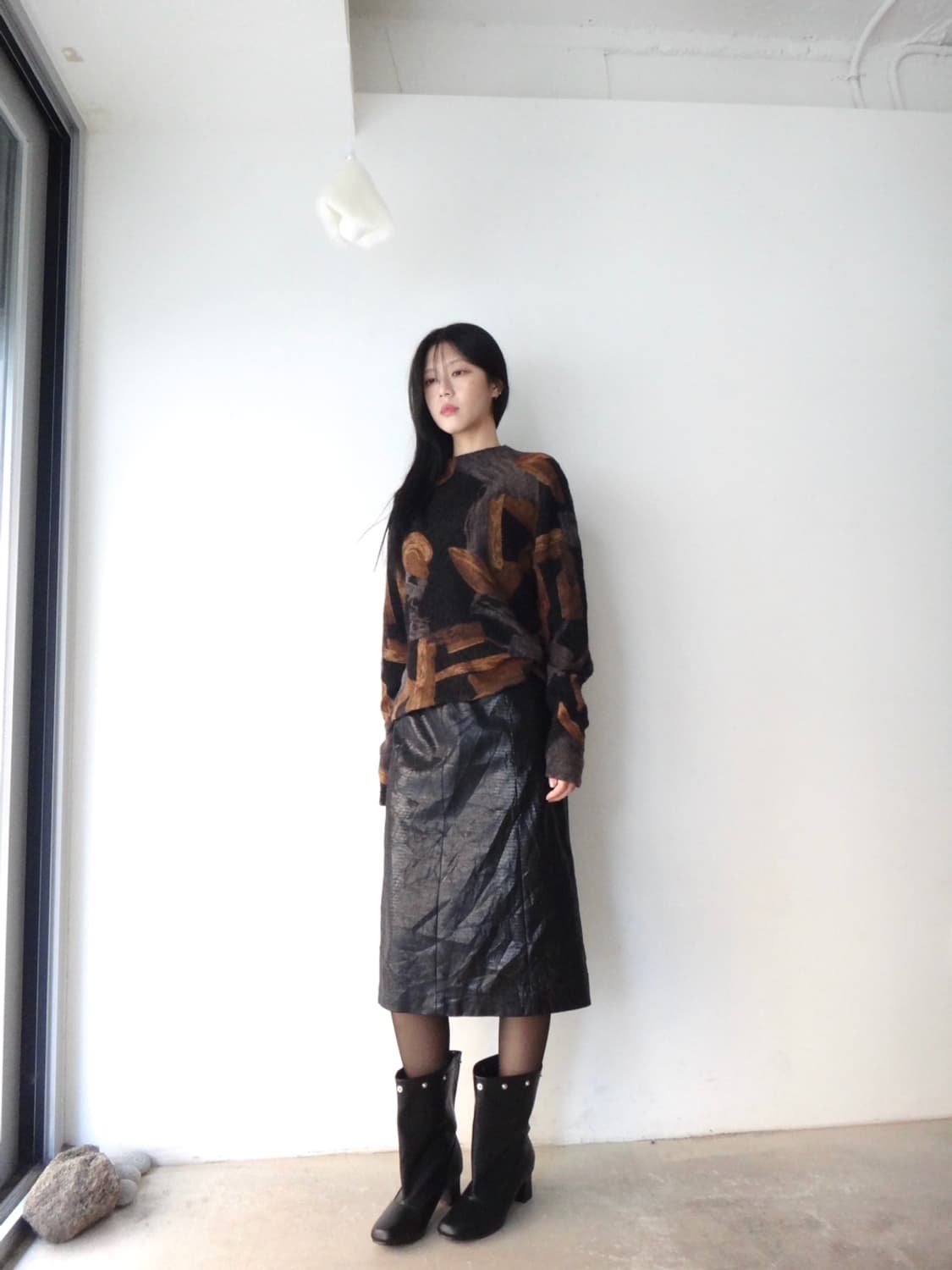 Semi crinkled leather skirt 상품이미지4