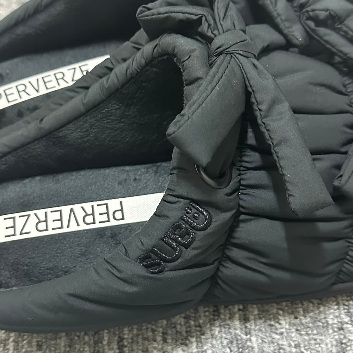 PERVERZE/ SUBU 퍼버즈 x 수부 subu 콜라보 뮬 신발 블랙 상품이미지4