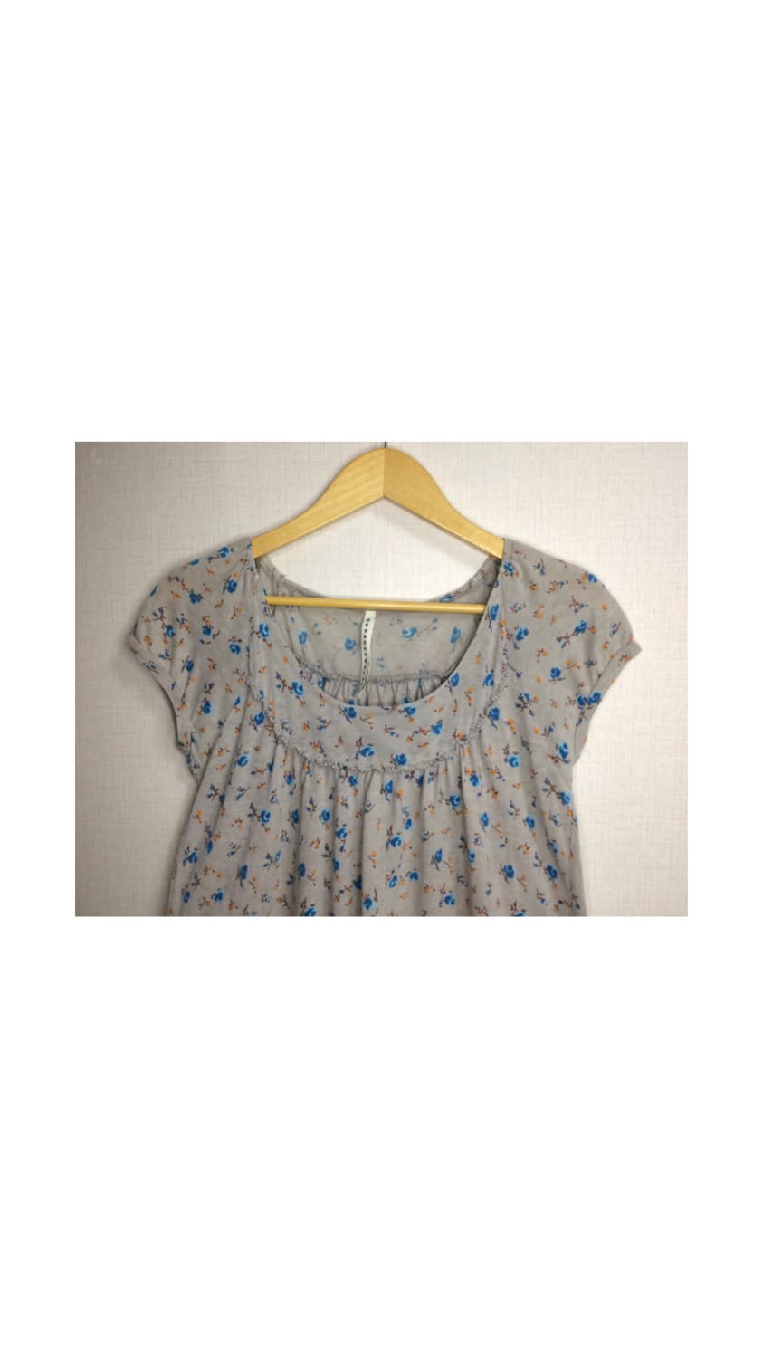 스나오 쿠와하라 그레이 플로럴 탑 상품이미지2