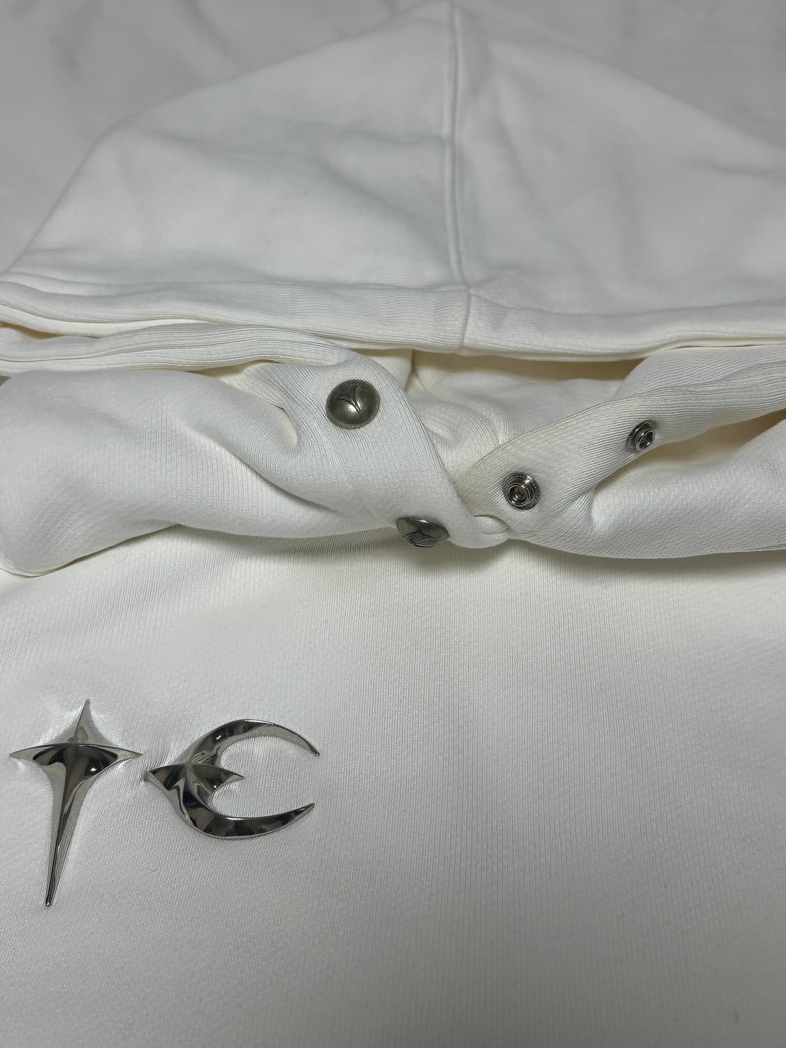 떠그클럽 아머 후드티 화이트 3 상품이미지7