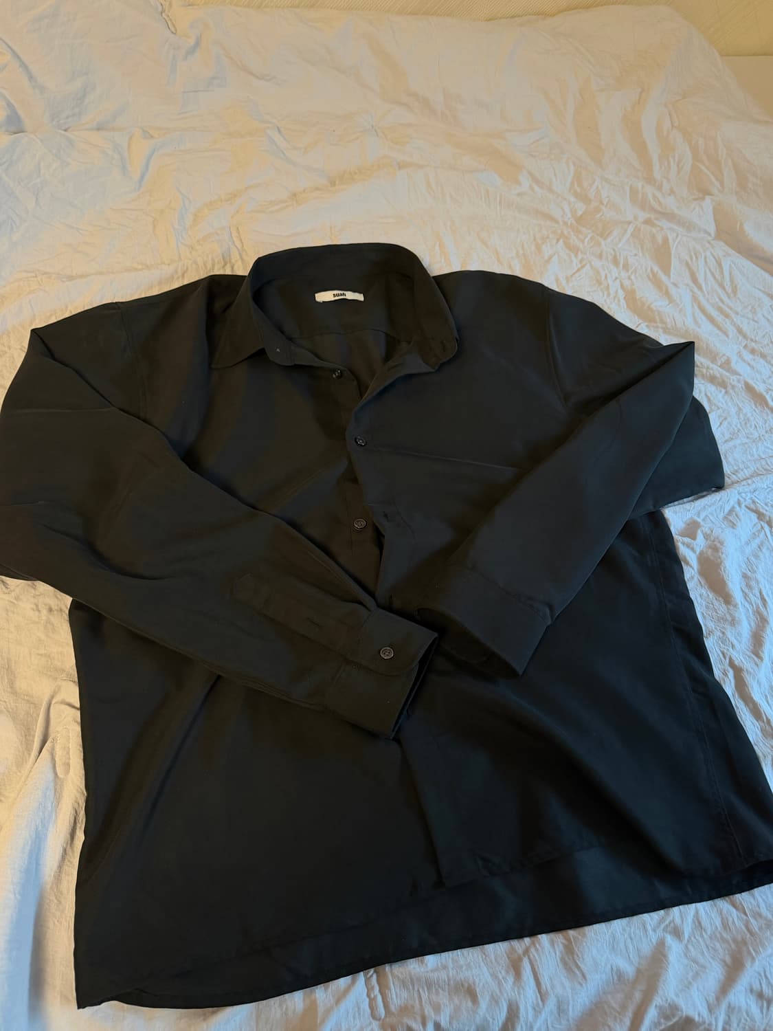 수아(suah) Tencel Bio Crop Shirt / Black 상품이미지1