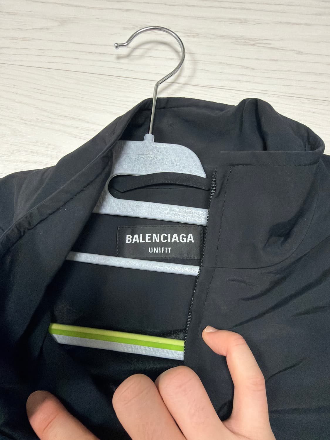 발렌시아가 바람막이 상품이미지2